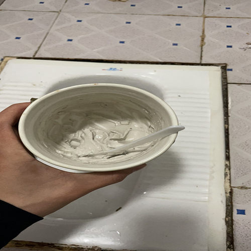 厕所潮湿可以直接使用填缝剂防霉