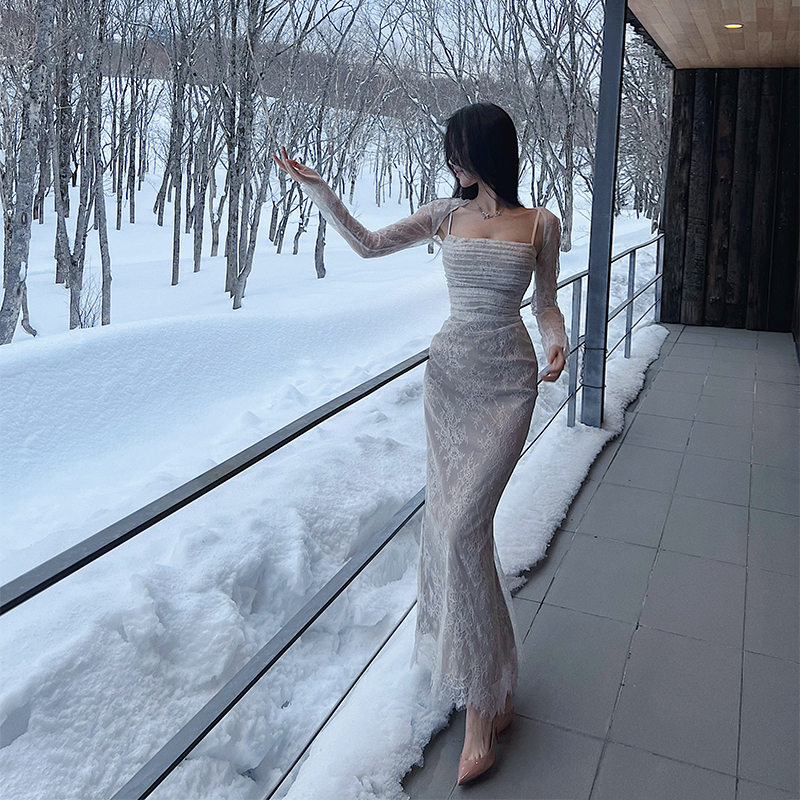 熊熊屋【清冷易碎】美到无法拒绝睫毛蕾丝吊带裙坎肩两件套