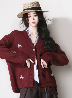 F4新年限定小马刺绣暗红色复古显白V领宽松竖排扣休闲毛衣外套