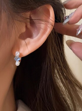蓝色锆石方糖方钻珍珠清冷耳扣高级感水晶耳环轻奢小众耳饰女新款