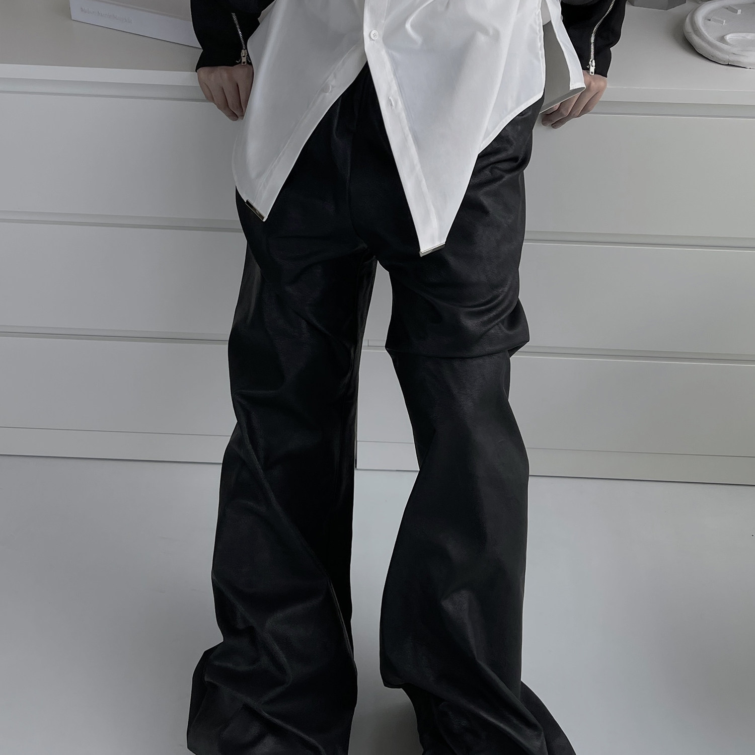 MITOPUB BABESOCHILL ZIP 블랙 미니멀 드레이프 코팅 남성용 및 여성용 스트레이트 가죽 팬츠