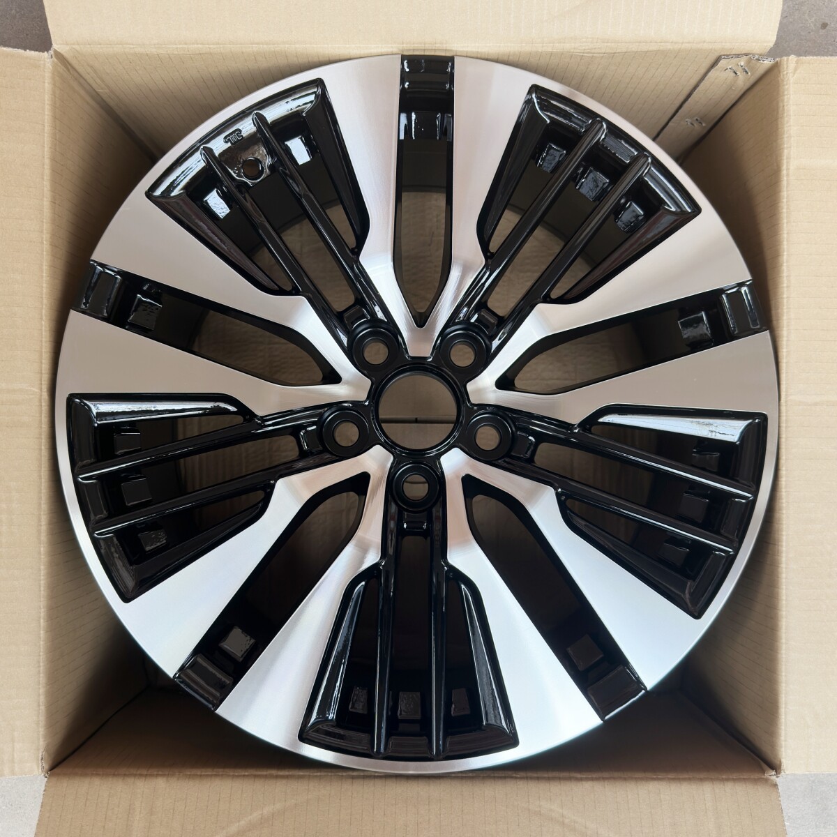 适用于丰田埃尔法轮毂18寸钢圈2018款MPV尊原装替换款