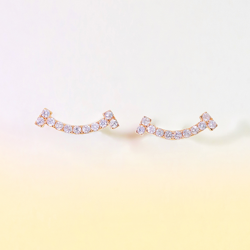 天然钻石微笑款精致女耳钉