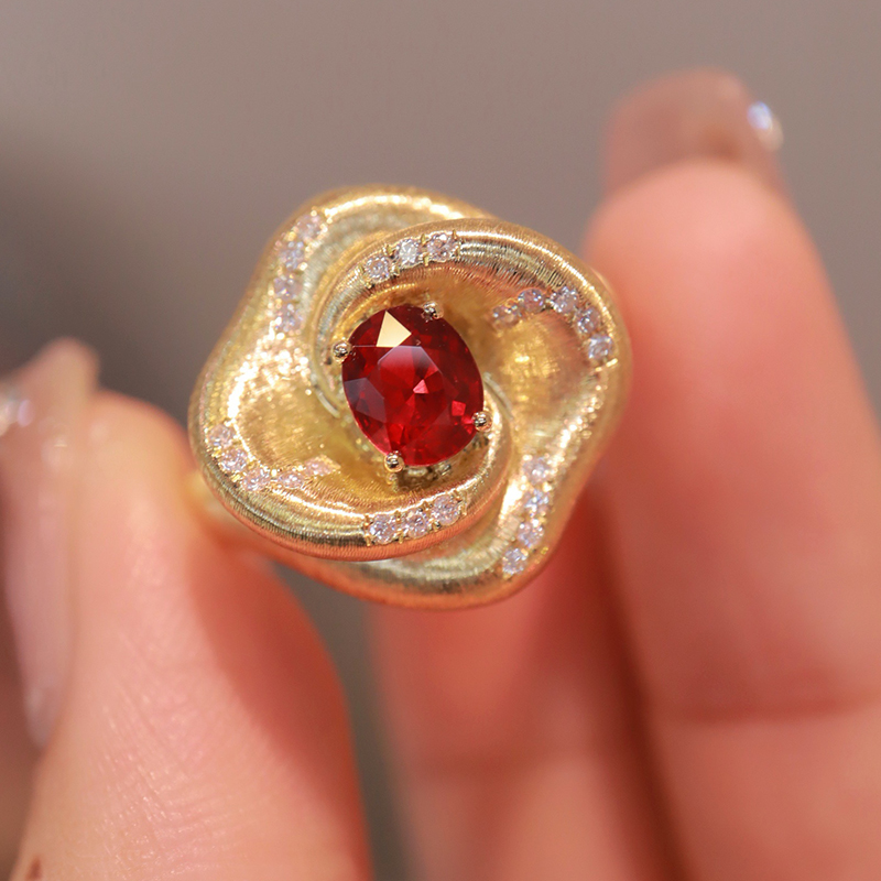 宝创集18K金约0.79克拉天然鸽血红宝石浪漫的玫瑰戒指真金真钻