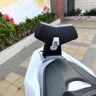 适用21-24款本田PCX160后靠背 铝合金乘客后靠垫后靠腰 舒适腰靠