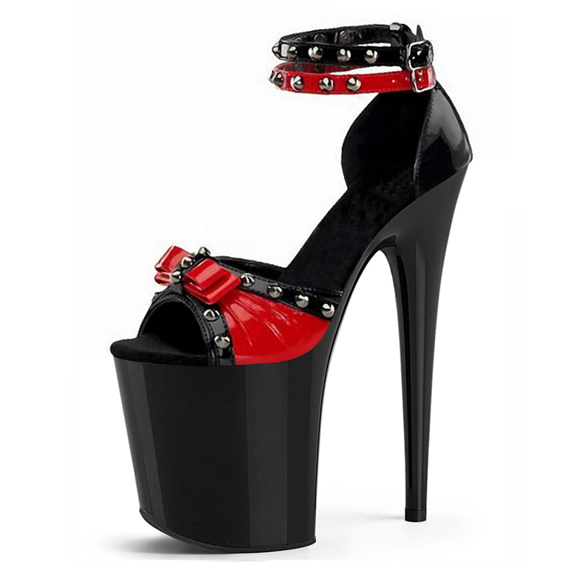 模特走秀恨天高包跟铆钉大码凉鞋