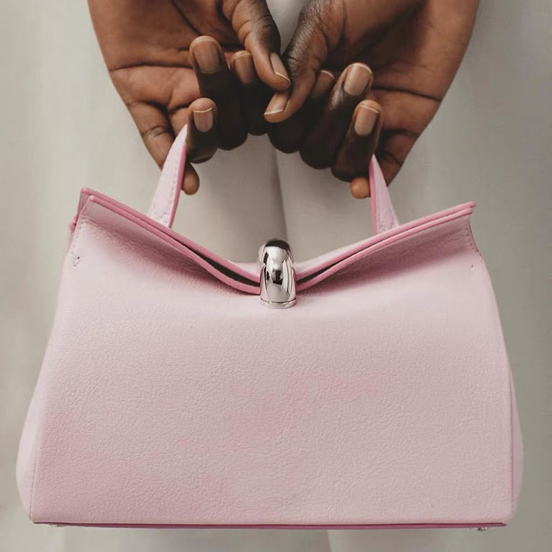 2026春夏新款时尚简约手提包金属扣小众设计单肩包潮高级感女包小