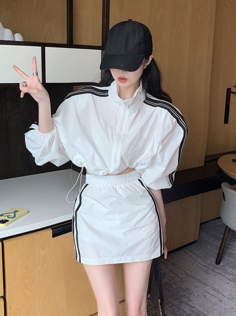 网红复古美式垫肩休闲运动两件套装女夏季2024新款冲锋防晒衣短裙