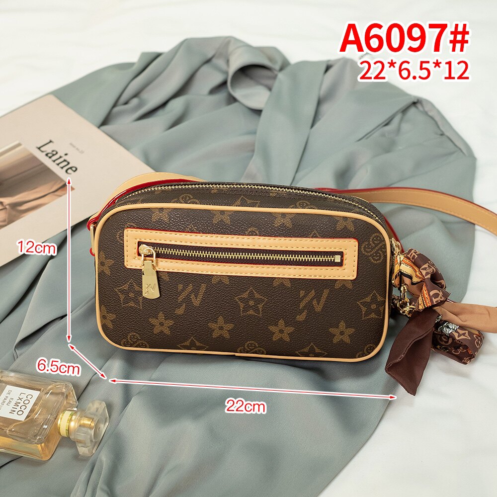 小红书推荐女包2025新款相机包小众设计原创高级感轻奢时尚简约包