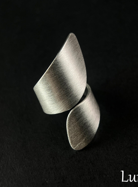 S925银不规则银色哑光拉丝戒指女