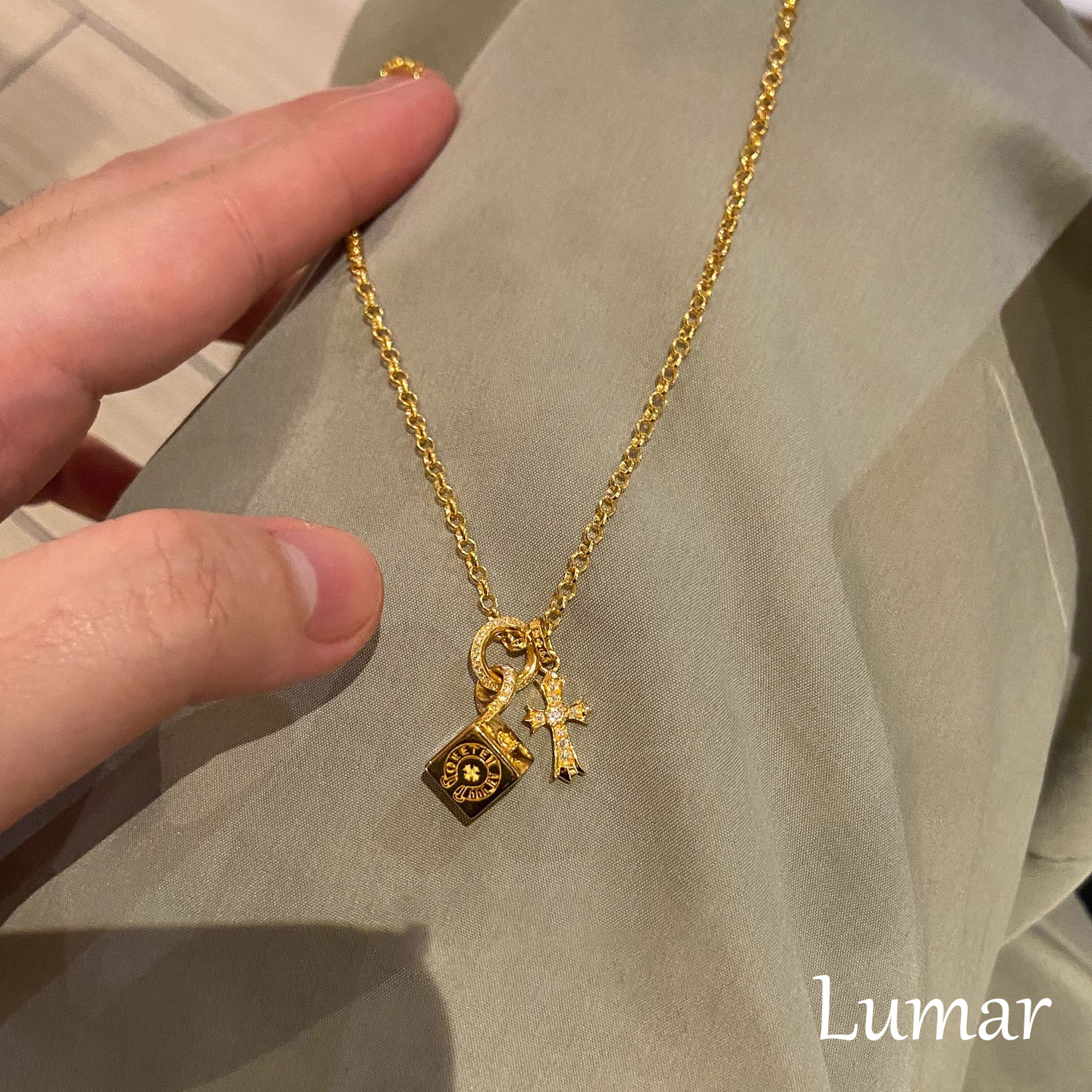 金色方块骰子十字架吊坠项链女款