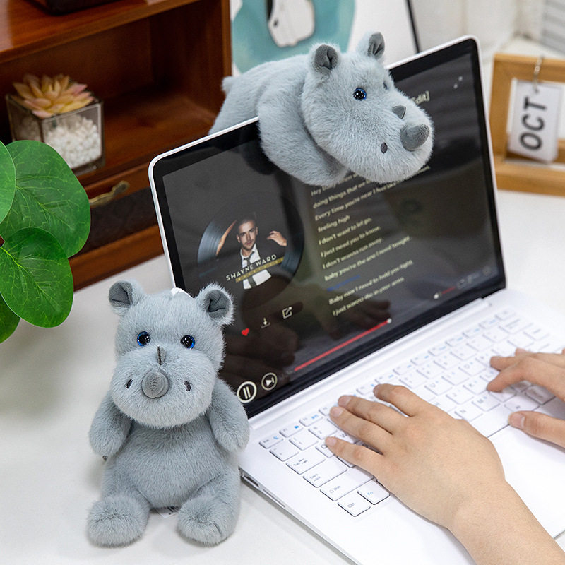 掌中宝犀牛公仔毛绒挂件