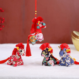 花布五花马可爱马年吉祥物国风布艺小马挂件公仔玩偶毛绒玩具挂饰