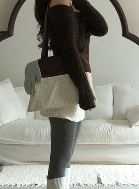 Trust My Vibe韩国代购 波点15寸电脑包灯芯绒单肩包通勤大容量包