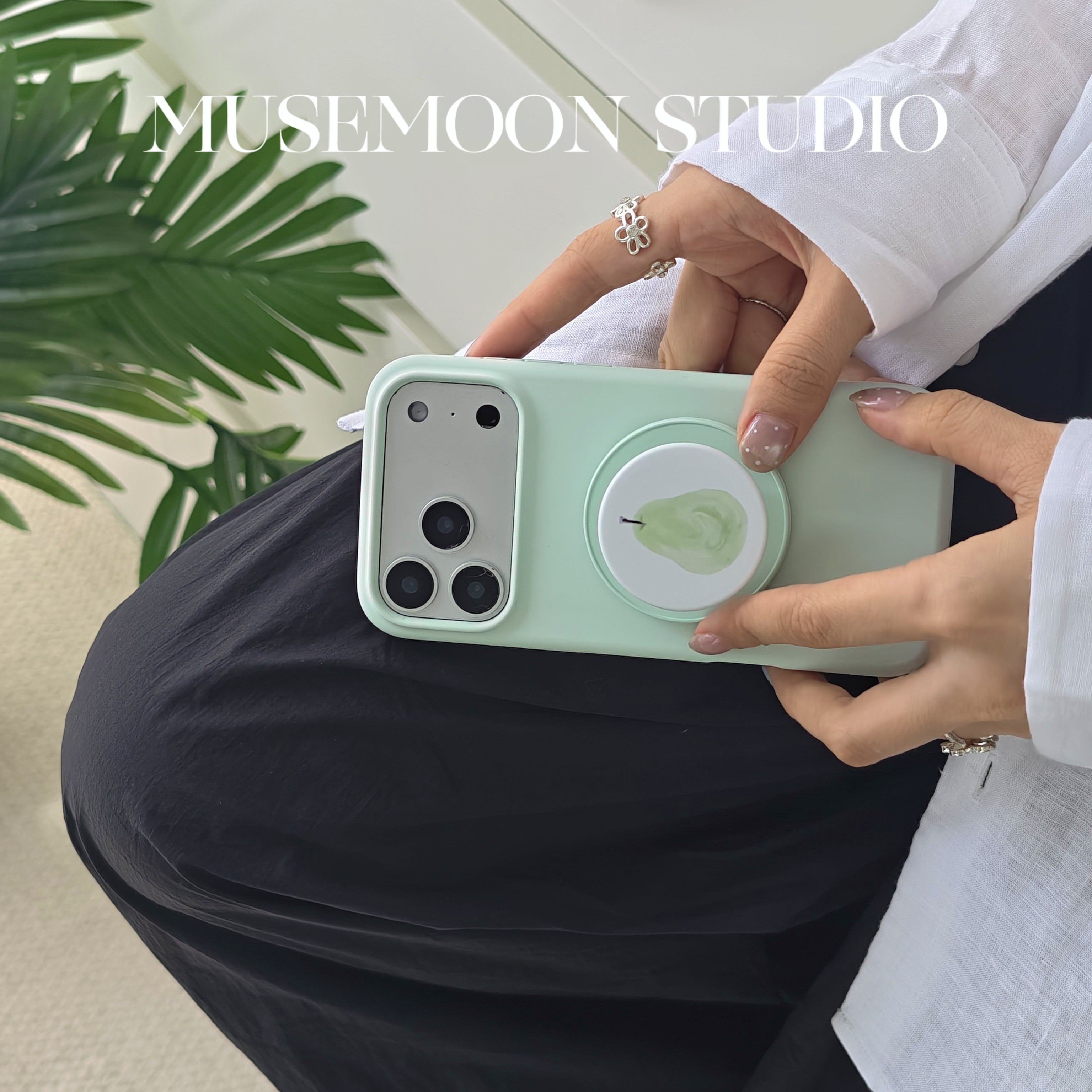 MUSEMOON|青梨味的夏天 清新ins手绘水彩梨子双层支架青柠绿色液态硅胶手机壳适用iPhone17pro华为P90mate80