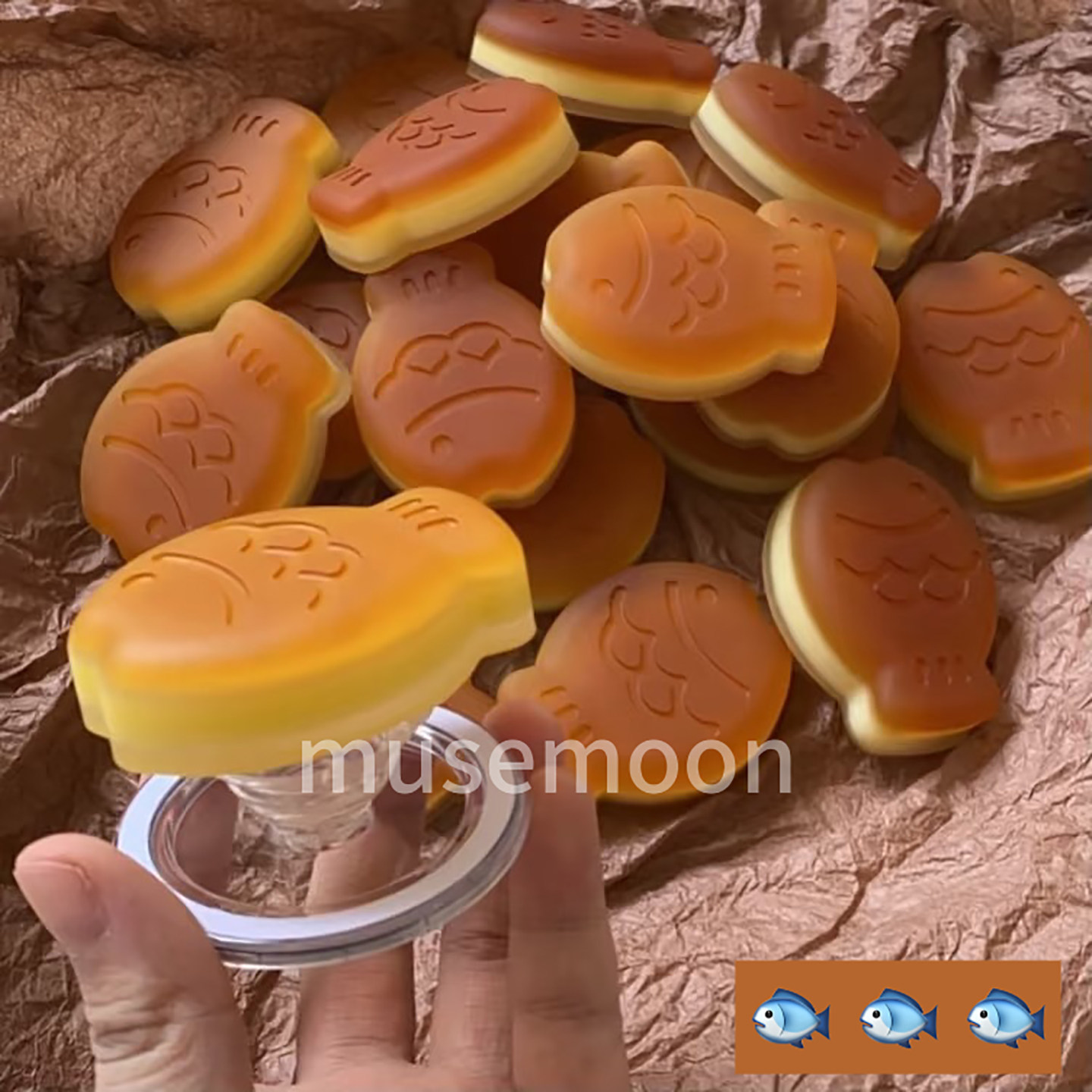 MUSEMOON｜手作焦糖小鱼儿磁吸支架/粘贴支架可贴液态硅胶手机壳
