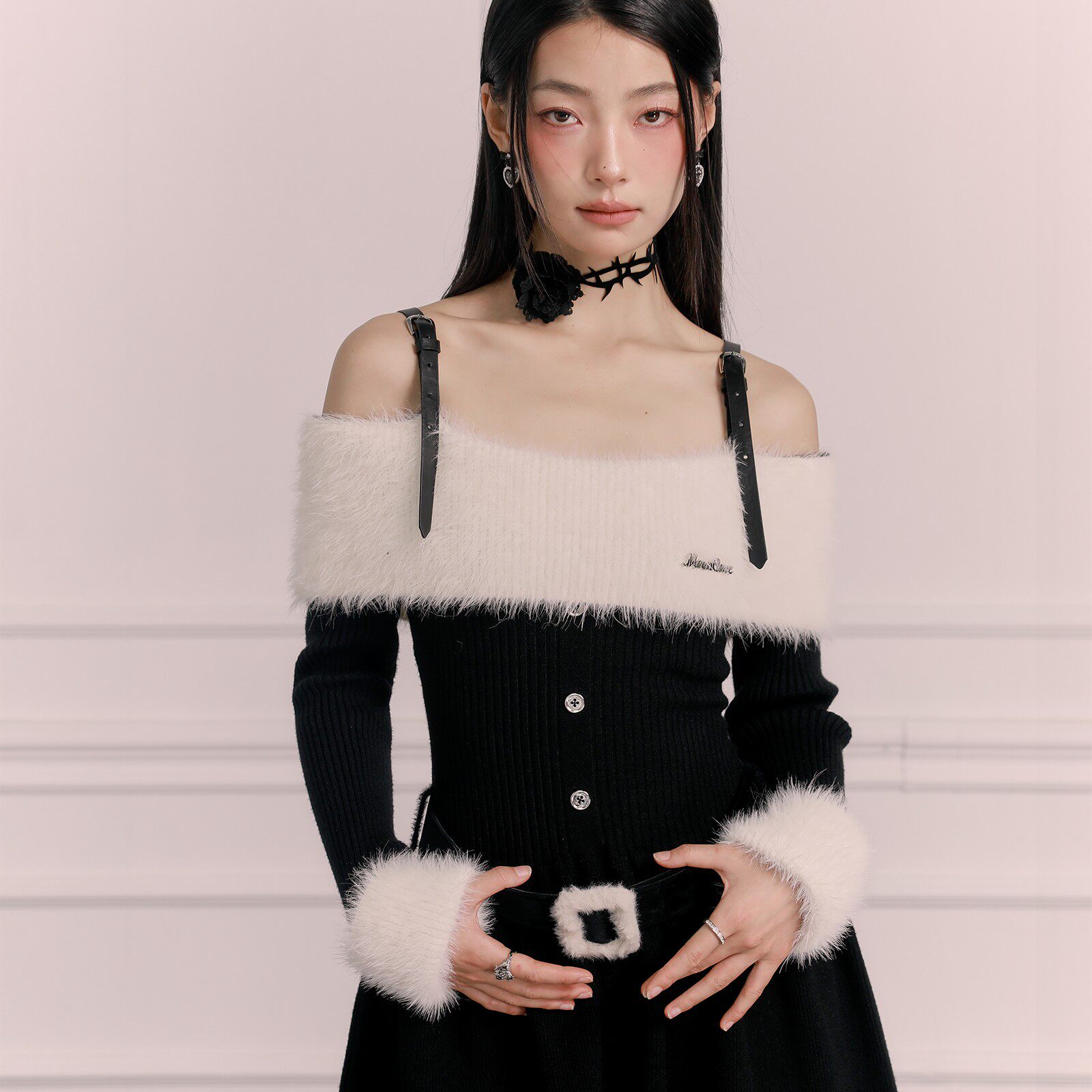 MOON CORE 原创春季2024新款女装甜美辣妹一字肩长袖针织连衣裙