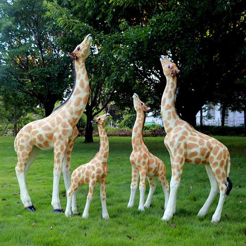 仿真长颈鹿玻璃钢雕塑户外大型发光假动物模型幼儿园装饰落地摆件