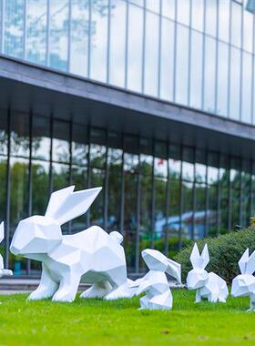 大型园林景观几何切面兔子彩虹玻璃钢雕塑景区售楼部装饰户外摆件