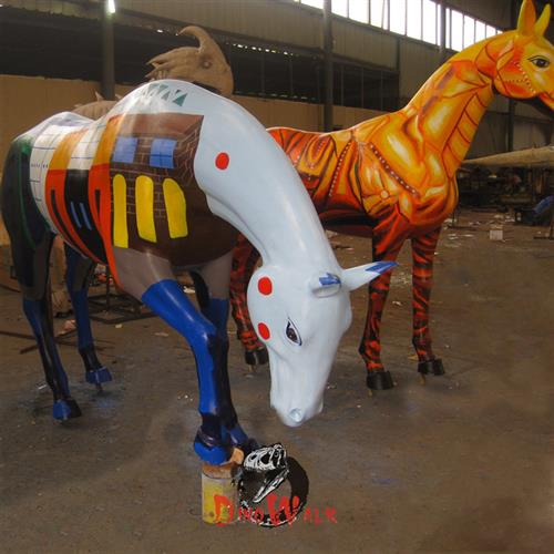 房地产室外玻璃钢马雕塑仿真马模型产品动物园户外草坪厂家