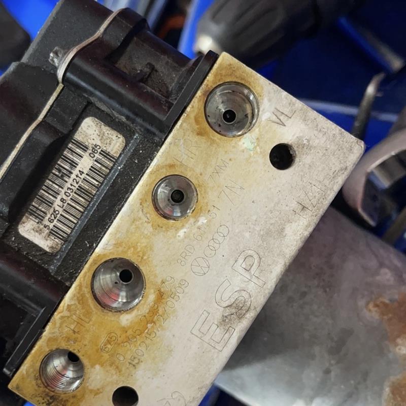 奥迪新老款A6LABS泵 A4L A8LQ7Q5 奥迪C7ABS泵 奥迪A6L防抱死总泵