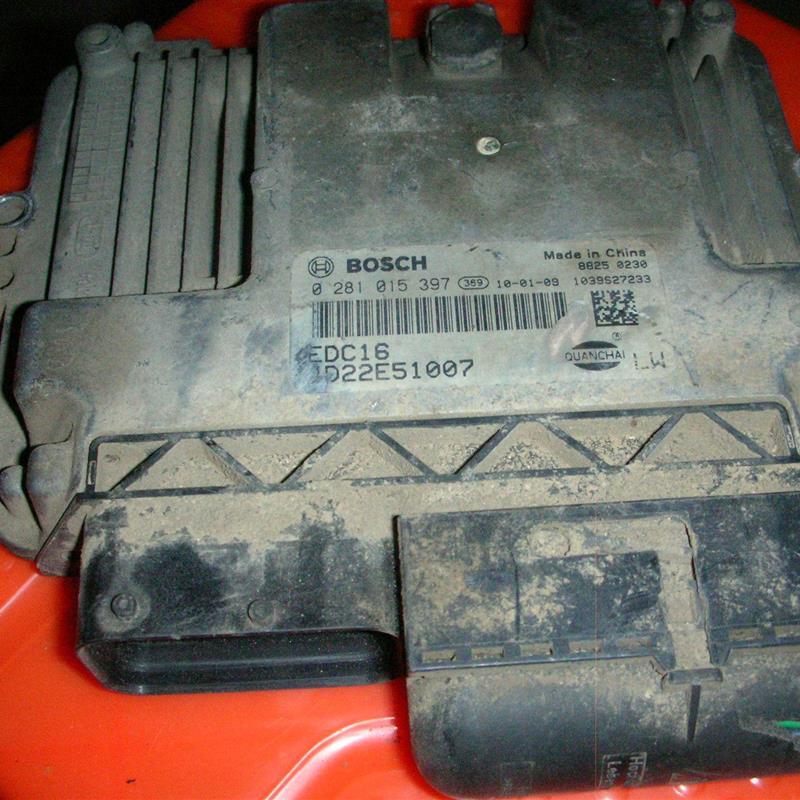 适用于4D22E柴油发动机电脑板EDC16..0281015397