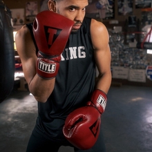TITLE Boxing男女真皮拳击手套沙袋格斗搏击训练泰拳拳套正品代购