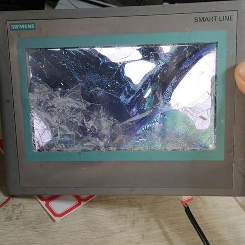 可维修西门子6AV6 648-0BC11-3AX0，能通电，外壳完议价