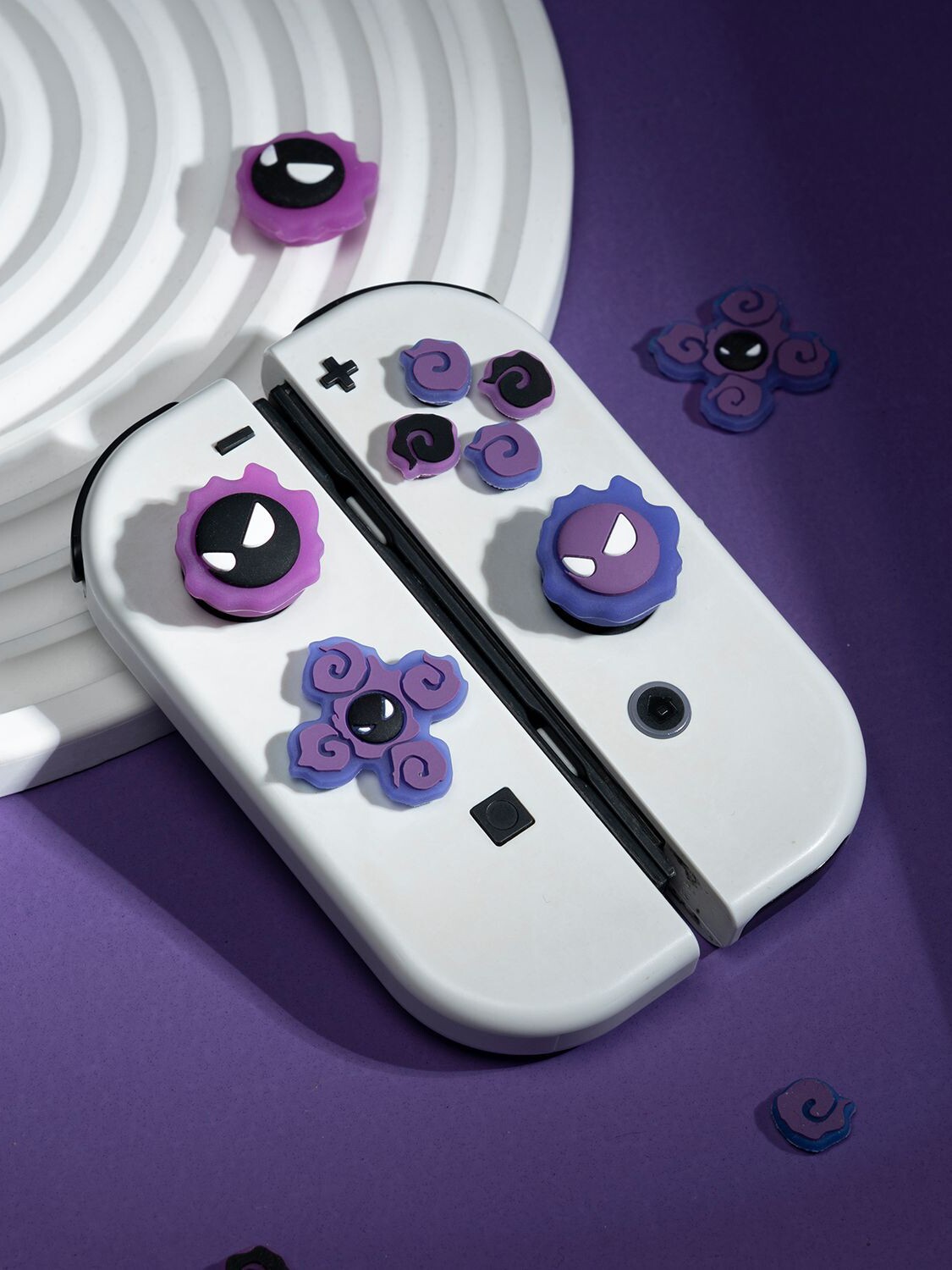 닌텐도 스위치 로커 캡 크로스 버튼 스티커 발광 고스트 NS 핸들 실리콘 로커 커버는 OLED에 적용됩니다