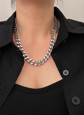 秋冬嘻哈痞帅毛衣链高街男款小众高级设计感项链个性潮男装饰吊坠