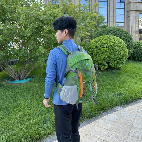 登山包新款户外防泼水多功能双肩包运动徒步骑行旅行大容量背包