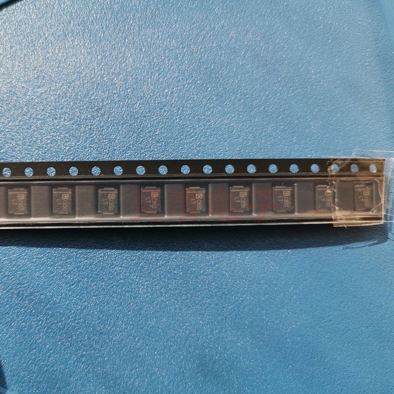 瞬态抑制二极管 SMBJ18A 单向 18V 贴片TVS管 DO-214AA 20个