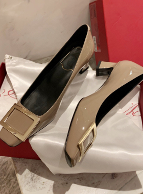 RV粗跟方扣单鞋女2026新款秋季浅口方头高跟鞋大码大象灰小跟真皮