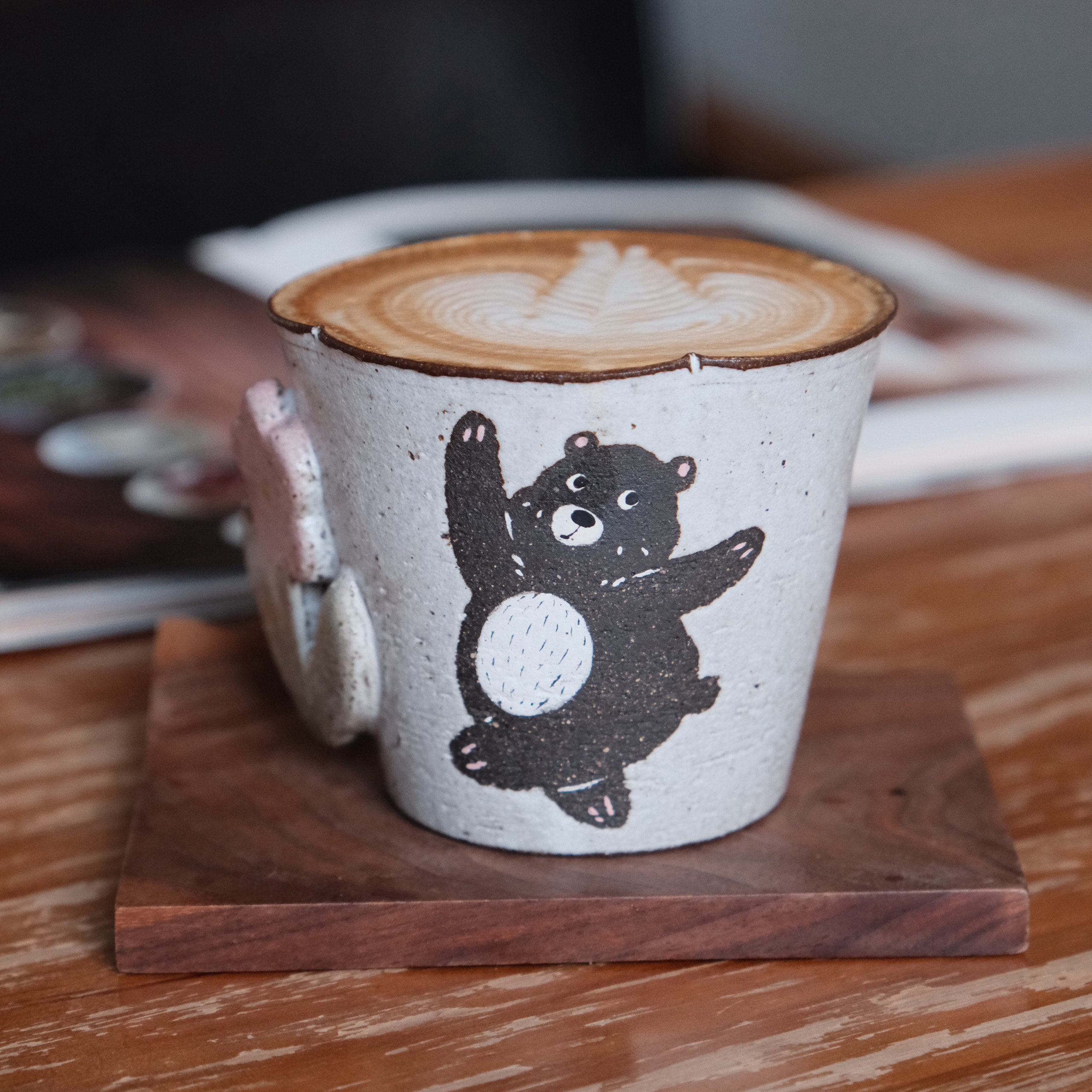 春辰花口熊手握杯景德镇手作陶瓷拿铁拉花杯可爱治愈咖啡杯立体感,餐饮具,咖啡杯,淘宝优惠券,粉丝福利购,淘宝优惠卷