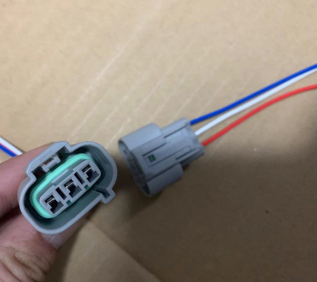 长安奔奔1.3 1.0欧力威铃木雨燕码表里程悦翔车速传感器插头原厂