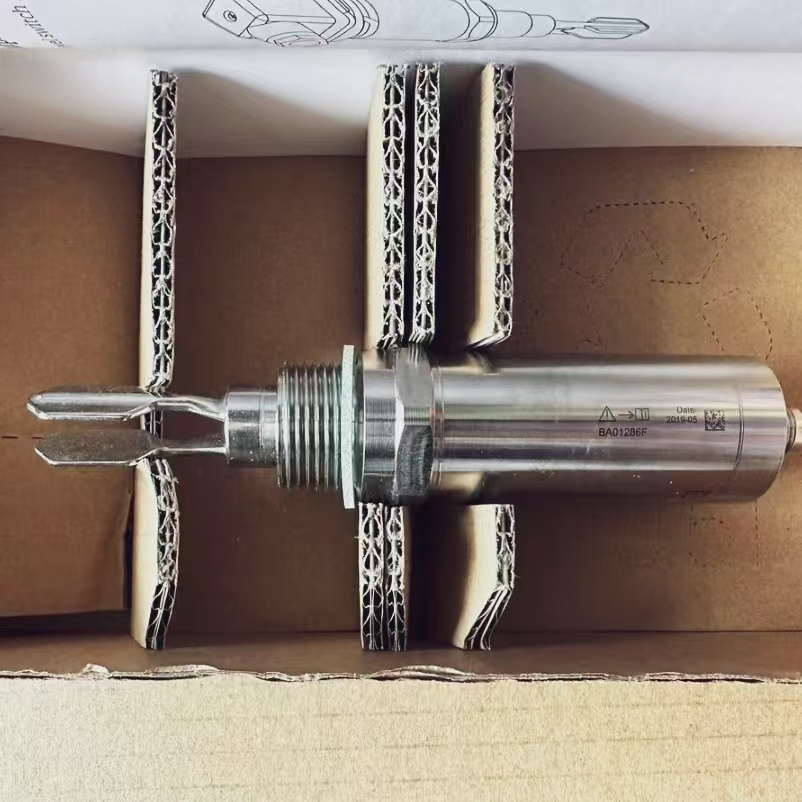 E+H 音叉开关FTL31-AA4U3BAWSJ FTL31-AA4M2AAWBJ