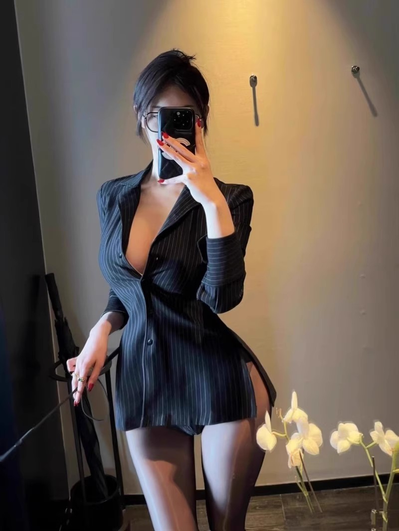 御姐黑色条纹长袖衬衫女秋季薄款西装外套收腰宽松显瘦中长款上衣