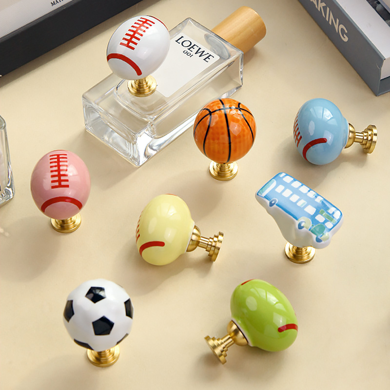 卡通儿童房免打孔拉手