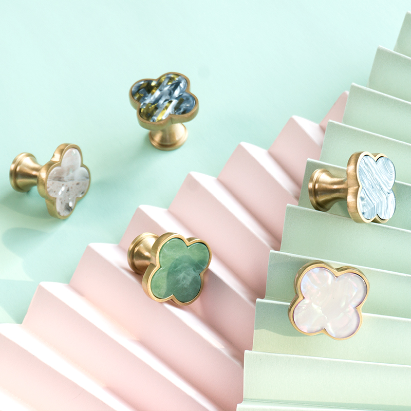 硕南北欧轻奢四叶花黄铜拉手现代