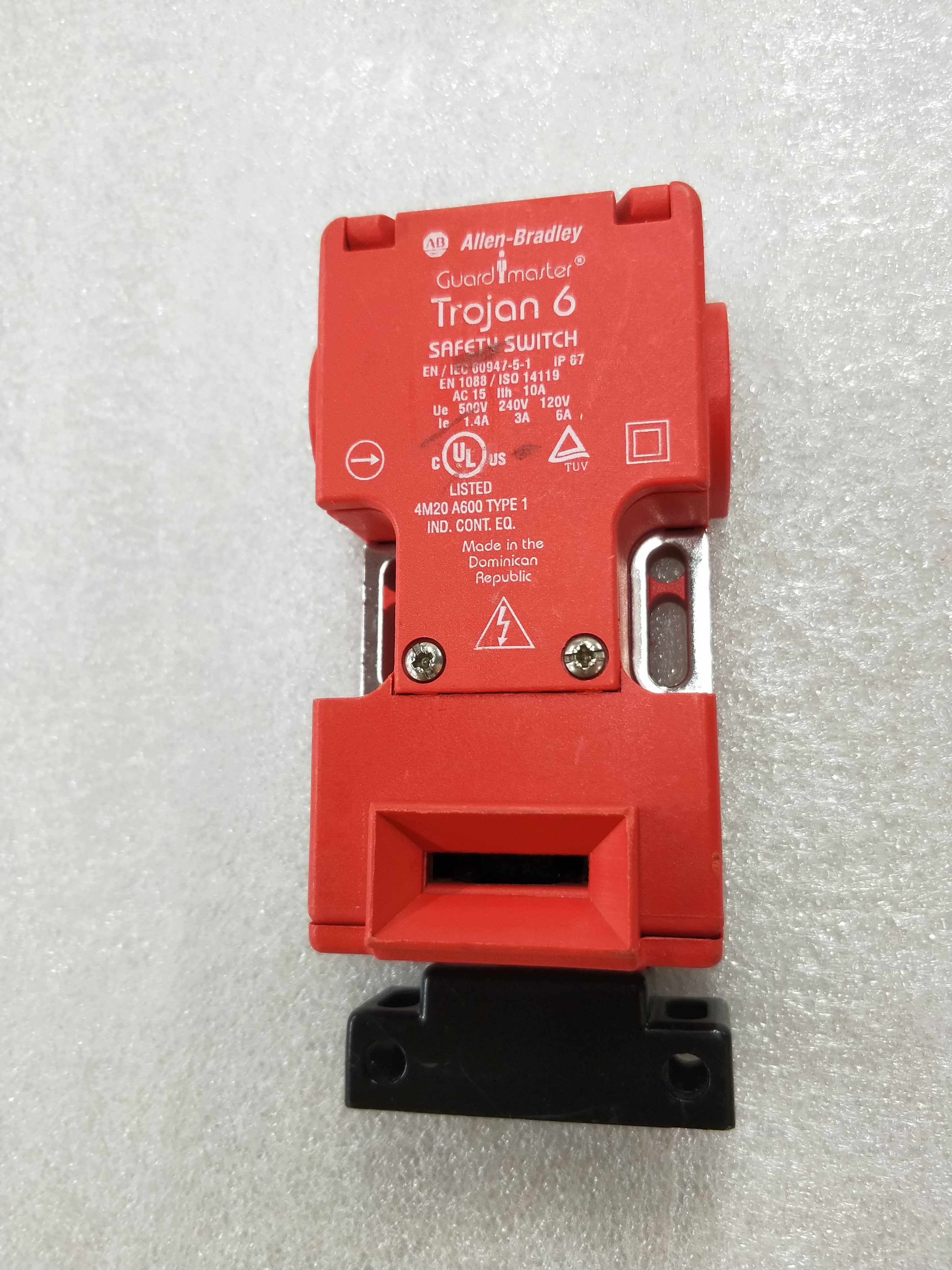 实体店德国guardmaster安全门开关德国 trojan6 iec-60947-5-1