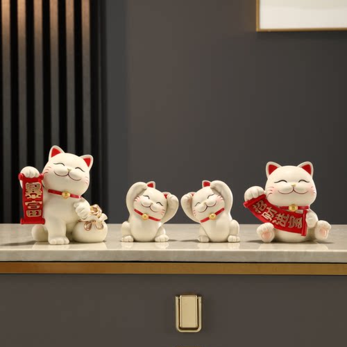 一家三四五口的摆件招财猫
