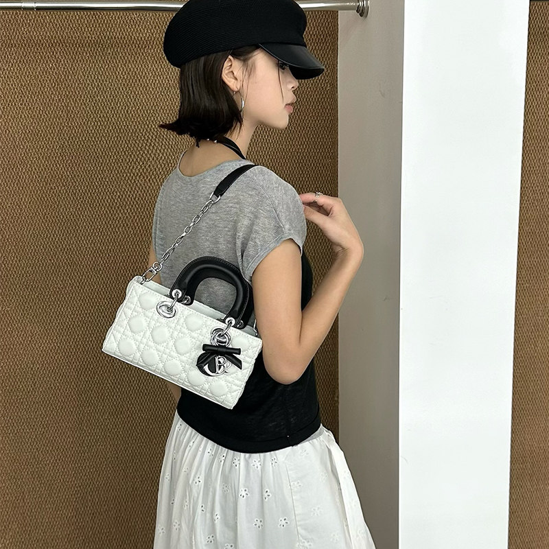 菱格撞色横款戴妃包女图片