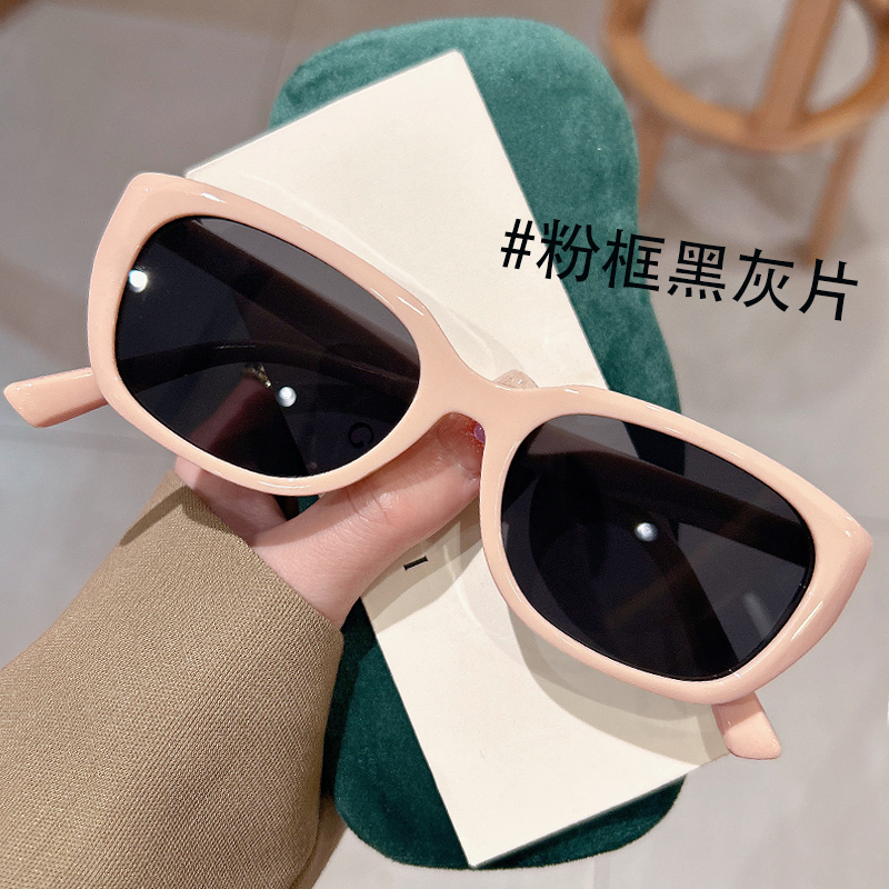 小粉框墨镜女多巴胺配色夏天