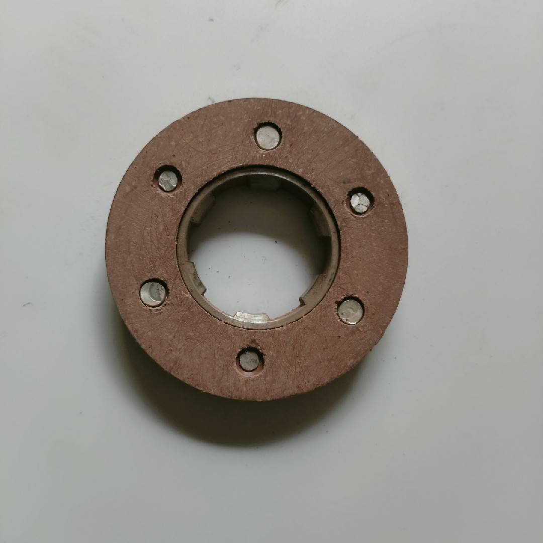 沈阳天水星火机0床厂CW6110/CW61125车床配件刹车片总成外径136