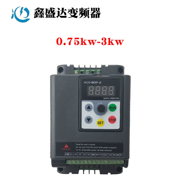 变频器0.75-1.5-2.2-4-5.5-7.5KW11单相220v转三相380V电机调速器