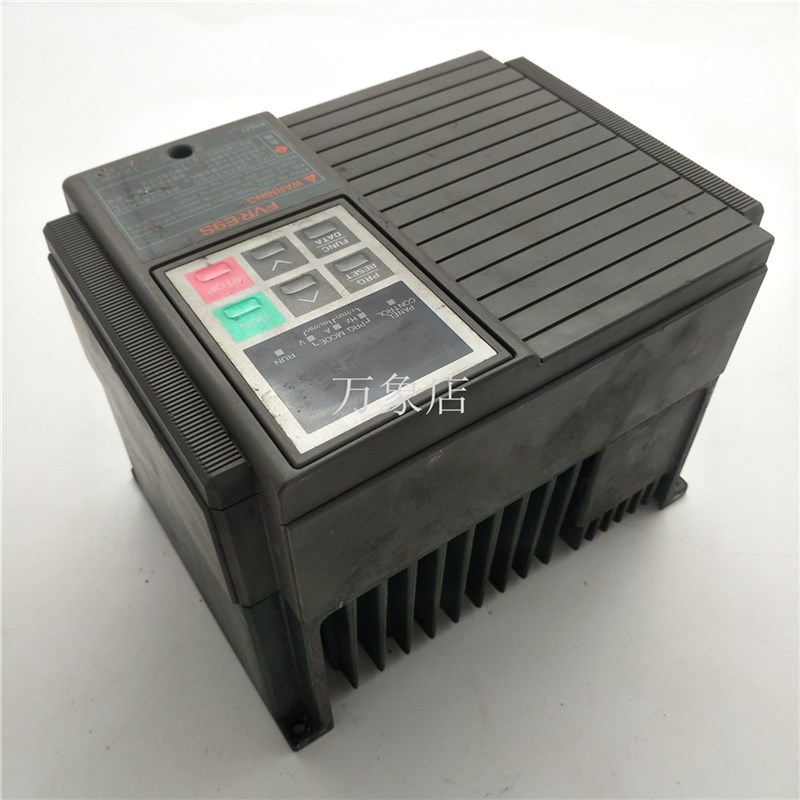 FUJI 变频器  FVR3.7E9S-4JE 3.7KW 380V 包好 实物拍摄