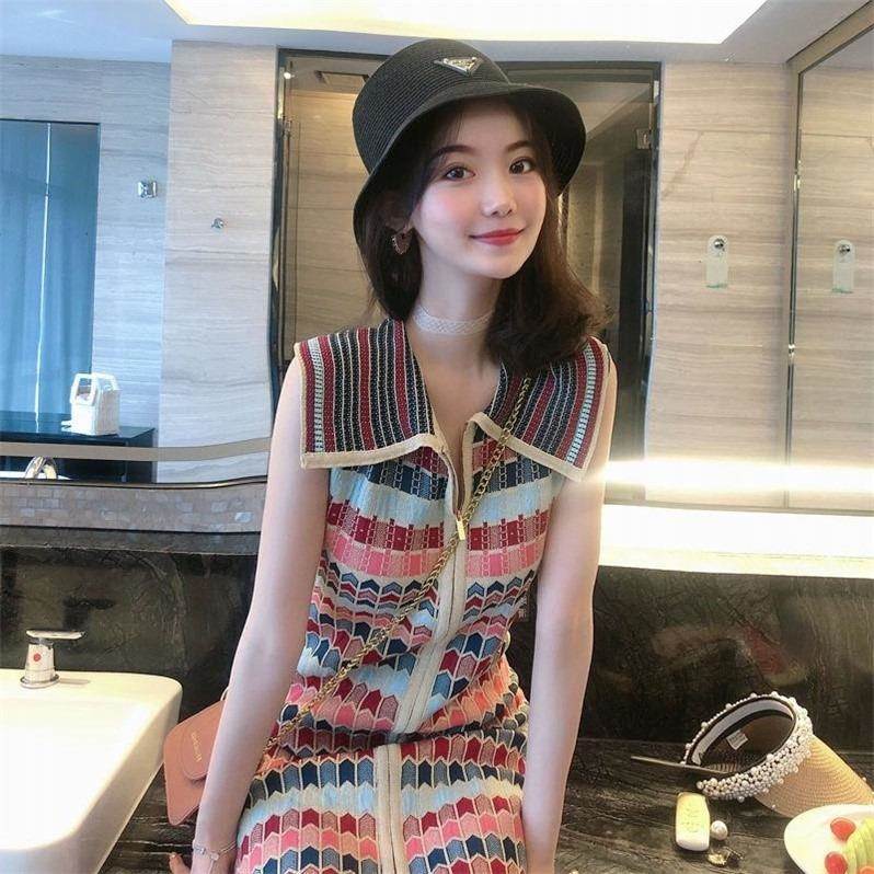 MUAMY夏季新款时尚洋气大翻领拉链无袖设计感小清新显瘦连衣裙女