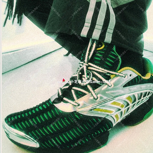 adidas阿迪达斯经典运动休闲鞋