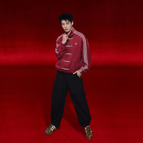 adidas三叶草何与同款贝壳头板鞋