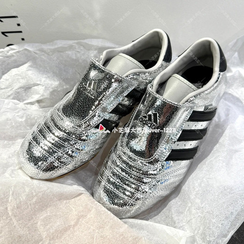 adidas三叶草套入式跆拳道运动鞋